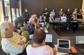 Youngsters teach Chat GPT to seniors